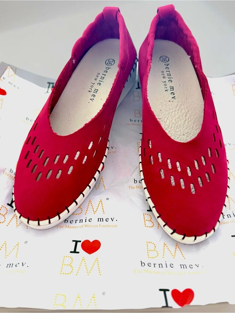 Bernie Mev TW180 Red Suede Slip On Comfort Flats Perforated Leather EU36 US 6